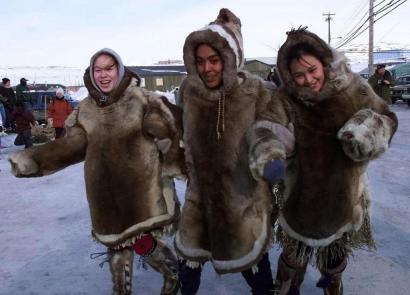 Eskimų stilius – atšiaurus šiaurės grožis Kaip vadinasi tradiciniai viršutiniai vandeniui atsparūs eskimų drabužiai